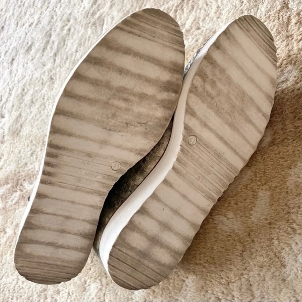 Silent D OHMY Modern Platform Wedge Bootie Sneaker Antique Gold Honeycomb Sz 41 - Picture 8 of 13